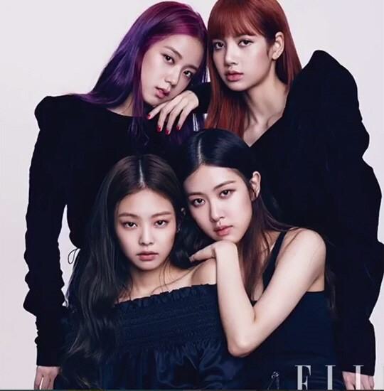 韩国女团blackpink出道一周年用拍写真的方式作为纪念