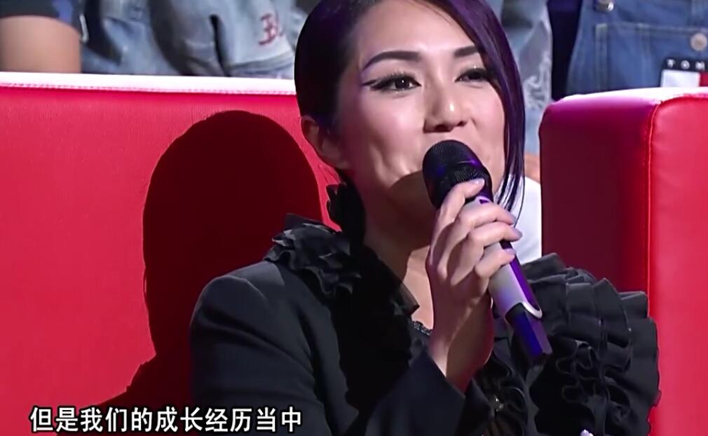 杨千嬅登台《中国新歌声》，再现代表金曲《可惜我是水瓶座》
