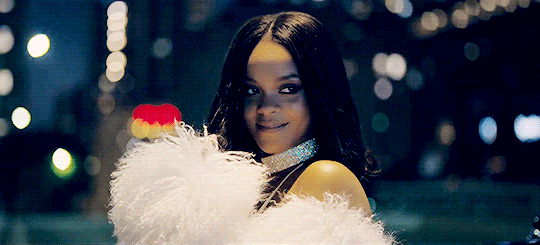 Lamar联手蕾哈娜的新单《LOYALTY.》MV首播
