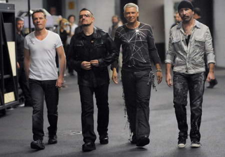 U2纪念巡演吸金40亿，年过半百宝刀未老
