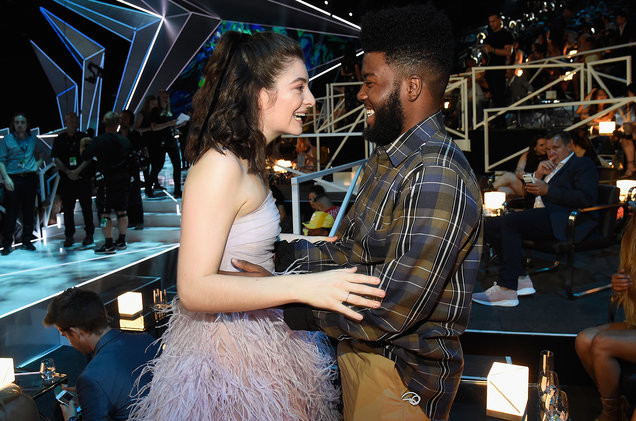 Lorde-and-Khalid-at-2017-vma-billboard-1548.jpg