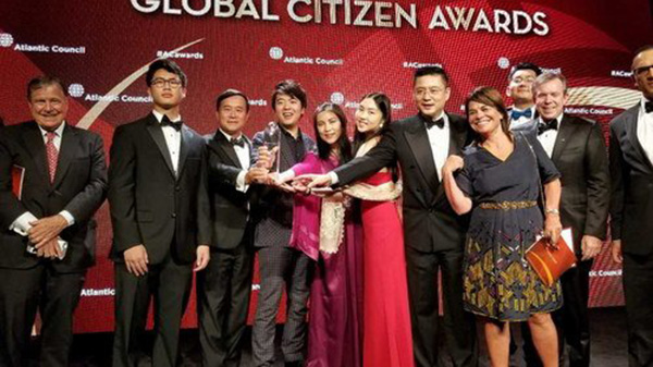 郎朗获全球公民奖，为教育及公益不遗余力