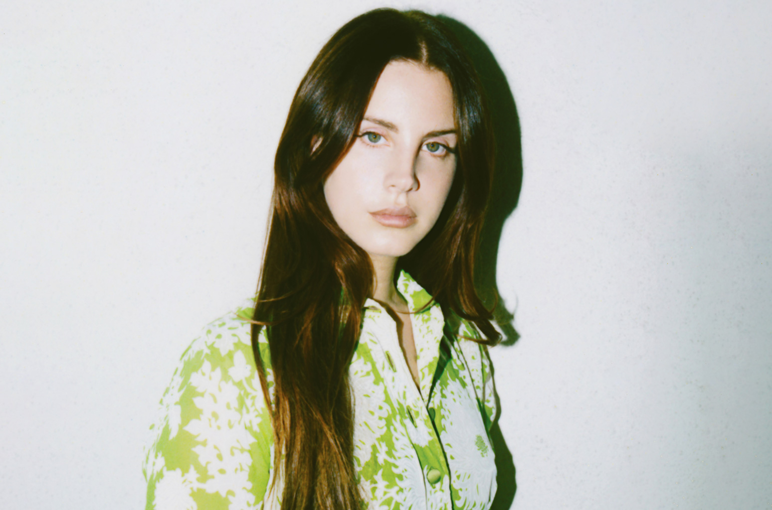 02-Lana-Del-Rey-cr-Neil-Krug-2017-press-photos-billboard-1548.jpg