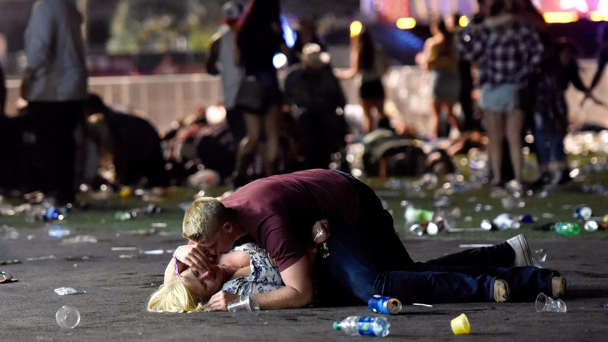 la-na-witnesses-las-vegas-shooting-20171002.jpg