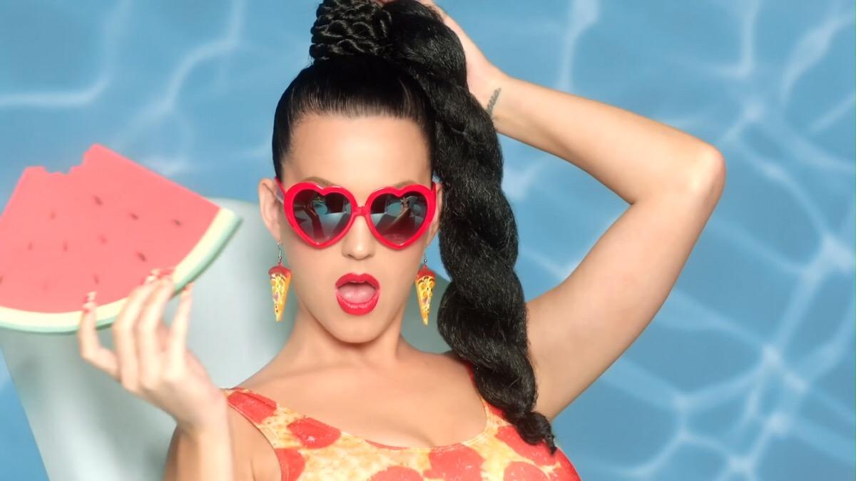 出道十周年，Katy Perry33岁生日快乐！
