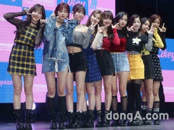 TWICE谦虚谈日本人气：归功于少女时代、Kara等团