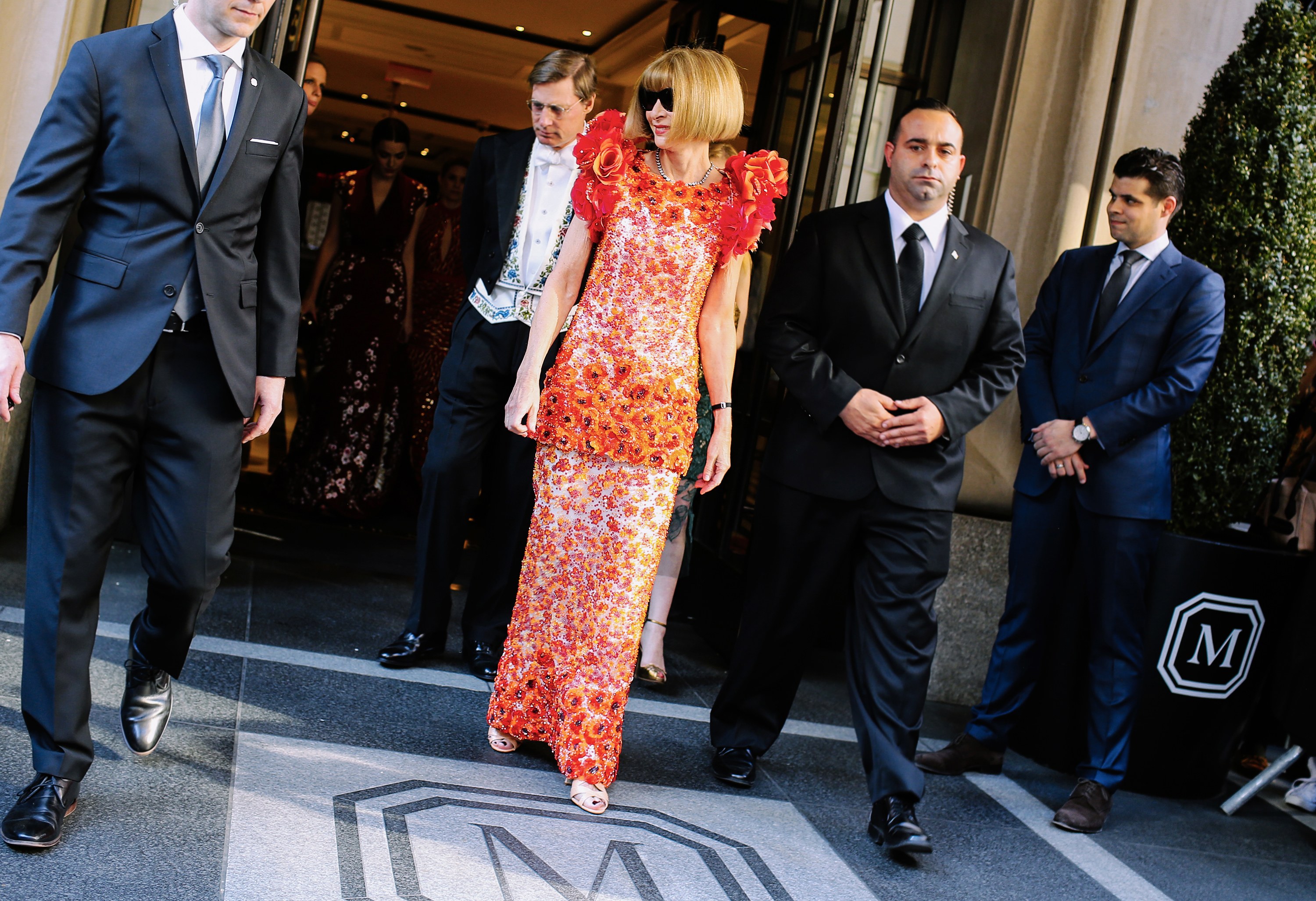 met-gala-2015-phil-oh-entrances-exits-011.jpg