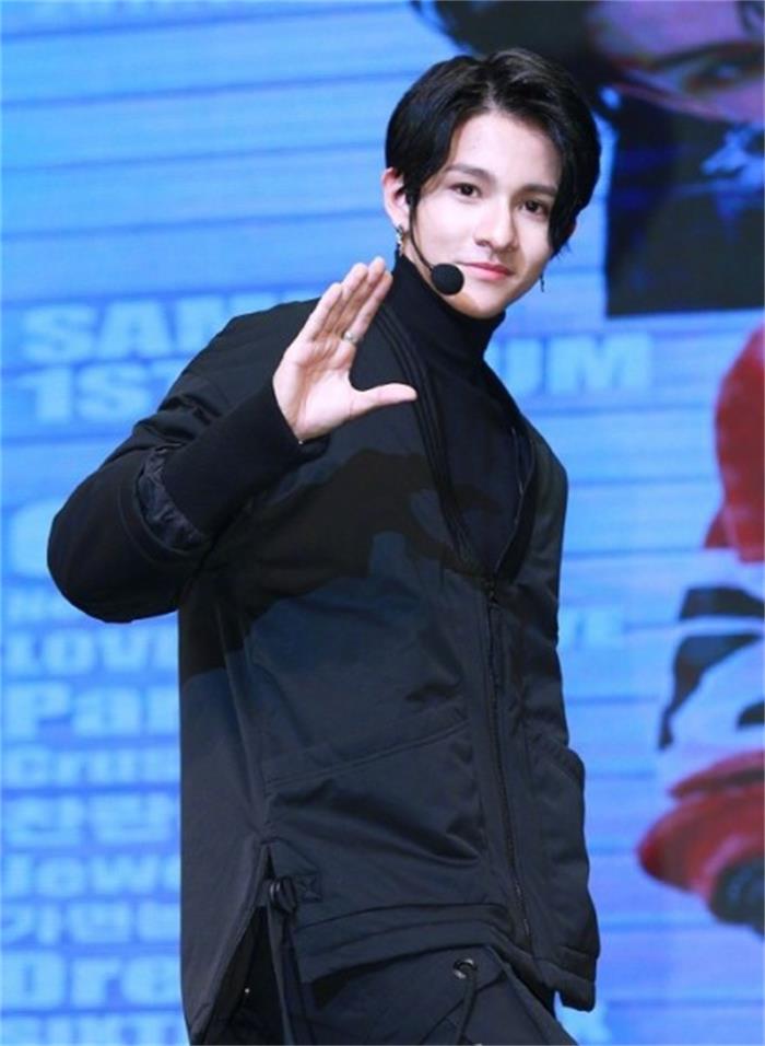 6d1a569dly1fljyel651ij20f00miwgh_看图王.jpg